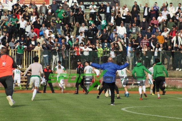 Sapancaspor'un şampiyonluk fotoğrafları