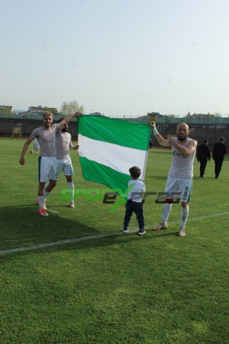Sapancaspor'un şampiyonluk fotoğrafları
