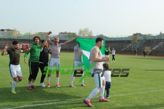 Sapancaspor'un şampiyonluk fotoğrafları