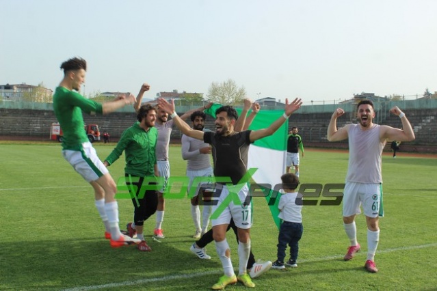 Sapancaspor'un şampiyonluk fotoğrafları