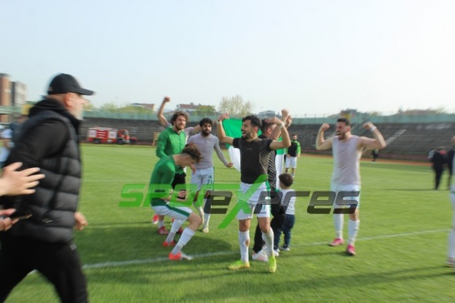 Sapancaspor'un şampiyonluk fotoğrafları