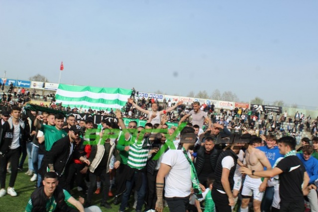 Sapancaspor'un şampiyonluk fotoğrafları