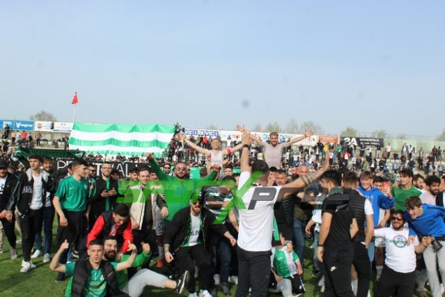 Sapancaspor'un şampiyonluk fotoğrafları