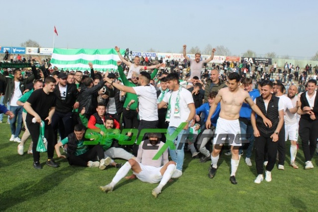 Sapancaspor'un şampiyonluk fotoğrafları