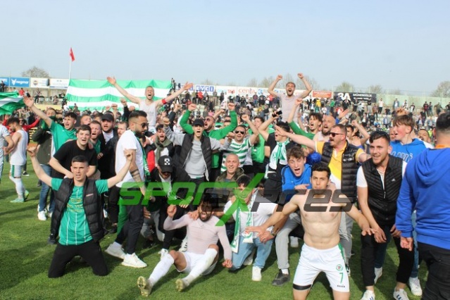 Sapancaspor'un şampiyonluk fotoğrafları