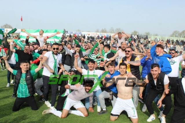 Sapancaspor'un şampiyonluk fotoğrafları