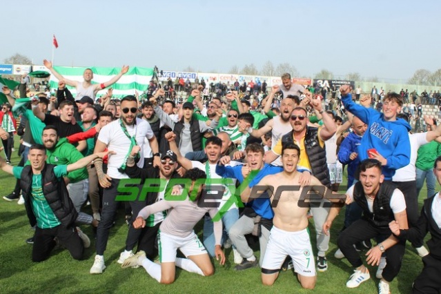 Sapancaspor'un şampiyonluk fotoğrafları