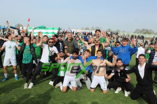 Sapancaspor'un şampiyonluk fotoğrafları