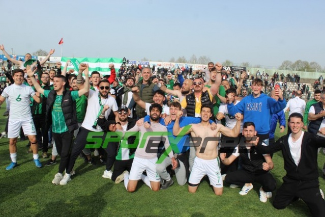 Sapancaspor'un şampiyonluk fotoğrafları