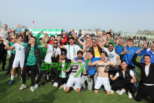 Sapancaspor'un şampiyonluk fotoğrafları