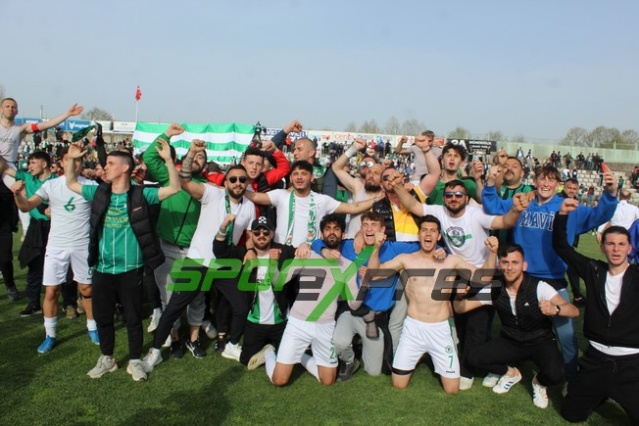 Sapancaspor'un şampiyonluk fotoğrafları