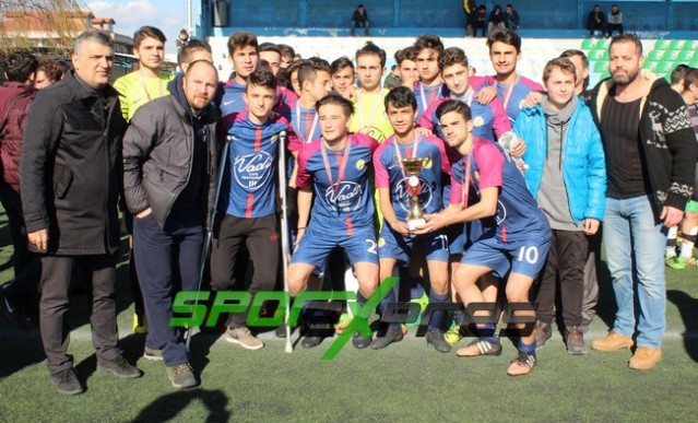 Liseler Futbolda Şampiyon Spor Lisesi