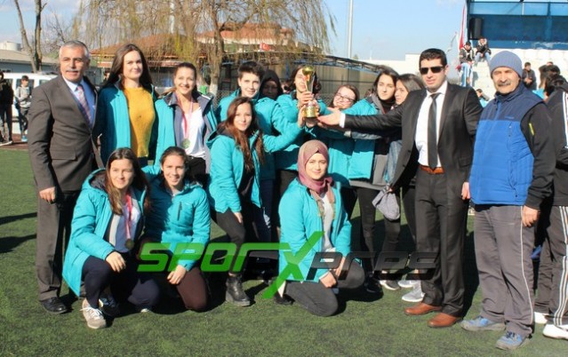 Liseler Futbolda Şampiyon Spor Lisesi