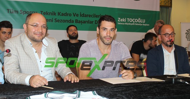 Büyükşehir Baskette imzalar atıldı