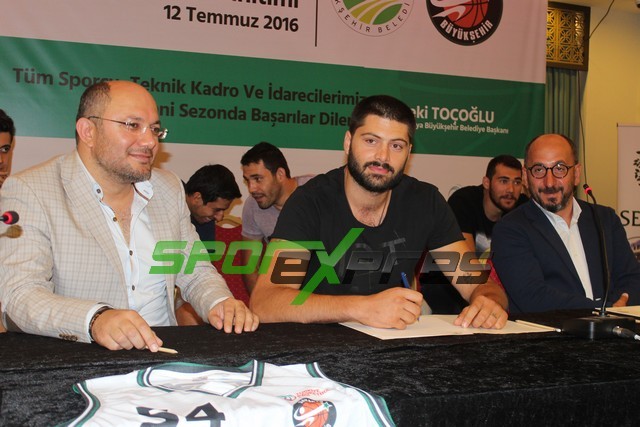 Büyükşehir Baskette imzalar atıldı