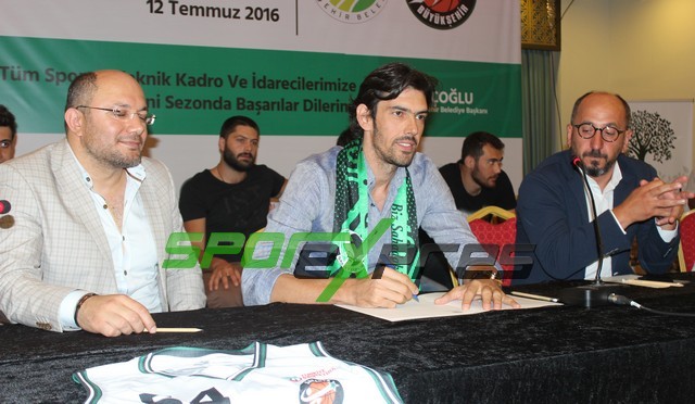 Büyükşehir Baskette imzalar atıldı