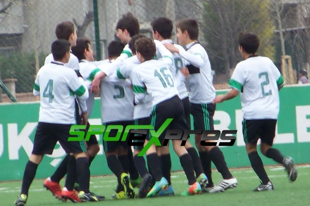 Sakaryaspor  U14- Derince Belediyespor U14: 1-2