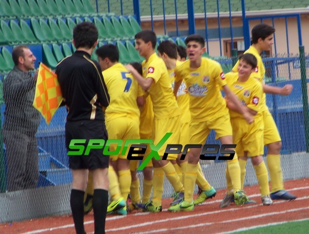 Sakaryaspor  U14- Derince Belediyespor U14: 1-2