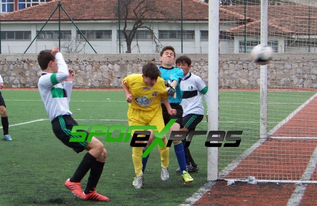 Sakaryaspor  U14- Derince Belediyespor U14: 1-2