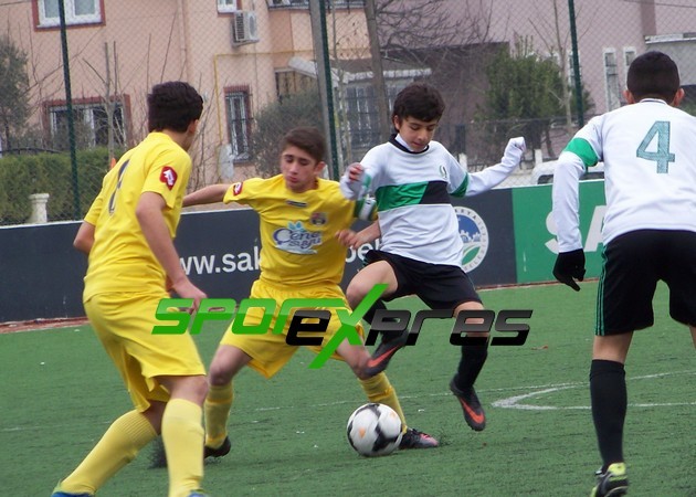 Sakaryaspor  U14- Derince Belediyespor U14: 1-2