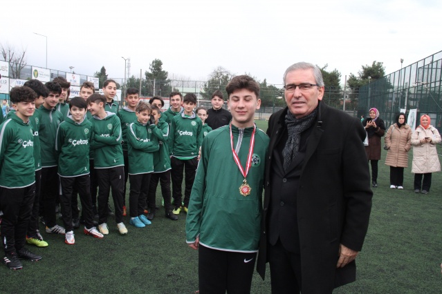 Harmanlıkspor kupaları topladı