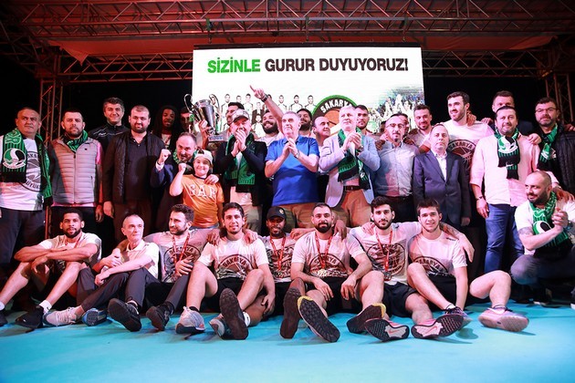 Sakarya Basket Şampiyonluğu Kutladı