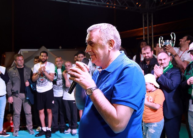 Sakarya Basket Şampiyonluğu Kutladı