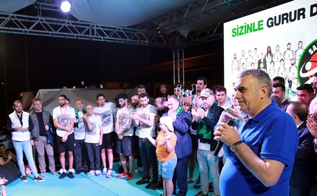Sakarya Basket Şampiyonluğu Kutladı