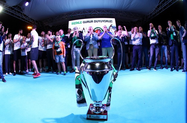 Sakarya Basket Şampiyonluğu Kutladı