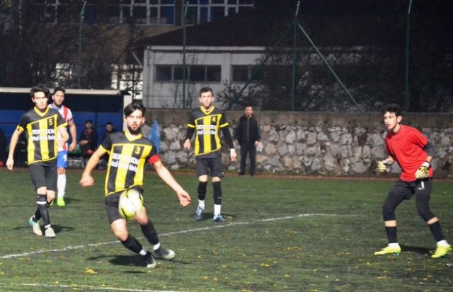 TEK Dört attı liderliği kaptı