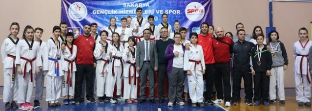 Taekwondo'da 19 madalya