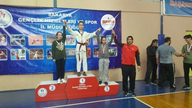 Taekwondo'da 19 madalya
