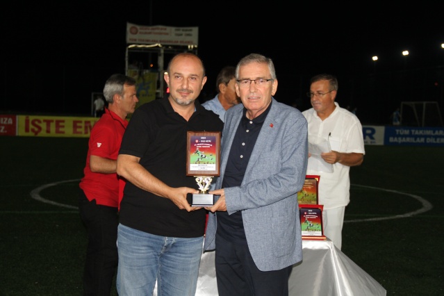 Olgunlar Futbol Turnuvası'nda Şampiyon İZREK