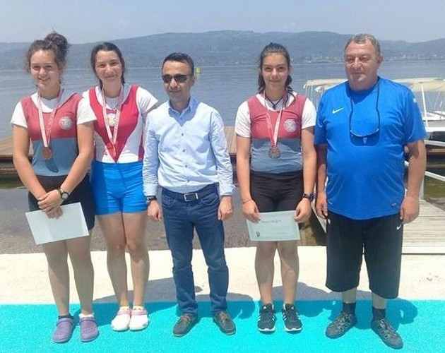 Türkiye Kürek Şampiyonası Sapanca Gölünde yapıldı