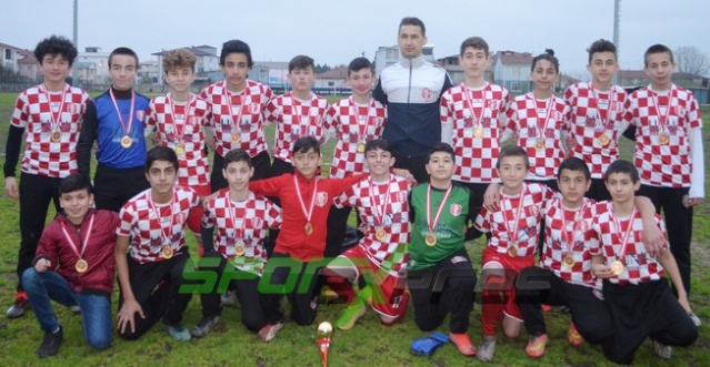 U14’de Şampiyonlar kupalarını aldı