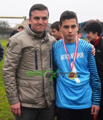 U14’de Şampiyonlar kupalarını aldı