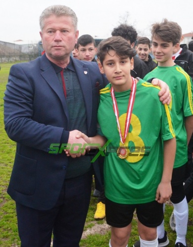 U14’de Şampiyonlar kupalarını aldı