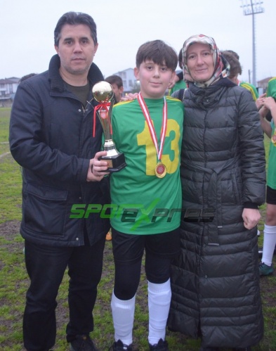 U14’de Şampiyonlar kupalarını aldı