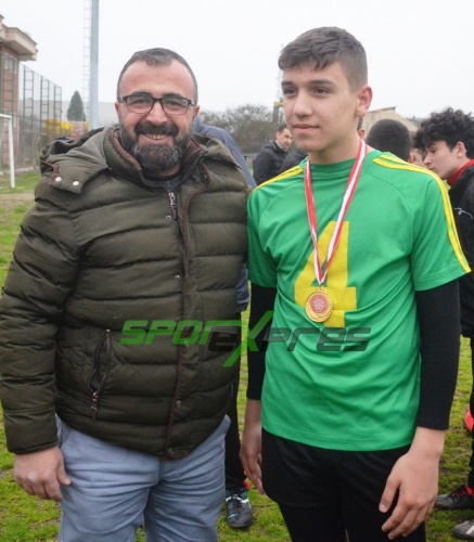 U14’de Şampiyonlar kupalarını aldı