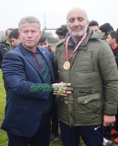 U14’de Şampiyonlar kupalarını aldı