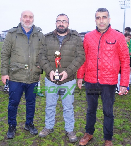 U14’de Şampiyonlar kupalarını aldı