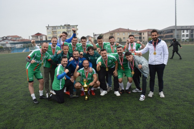 Şampiyon Kızılcıkspor Kupasını aldı