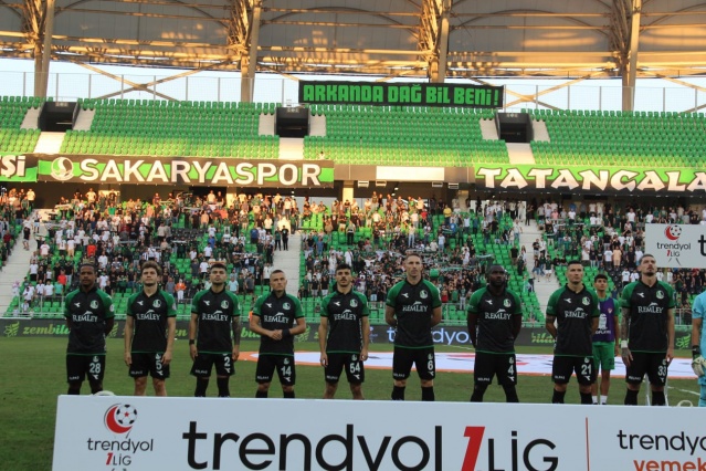 Sakaryaspor-Ümraniyespor maçından fotoğraflar