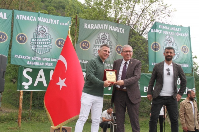 Pazarköy Eğitimspor şampiyonluk kupasını aldı