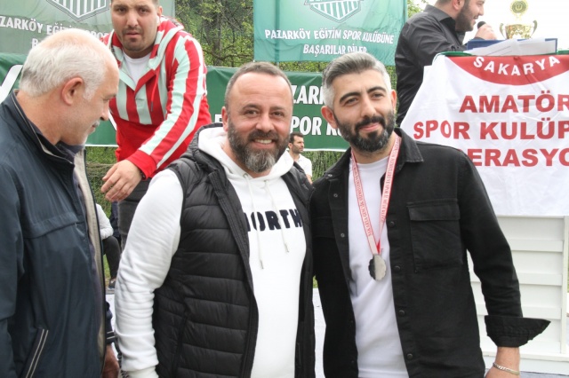 Pazarköy Eğitimspor şampiyonluk kupasını aldı