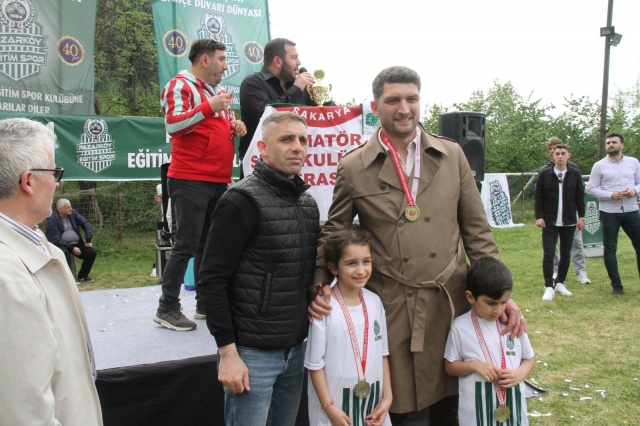 Pazarköy Eğitimspor şampiyonluk kupasını aldı