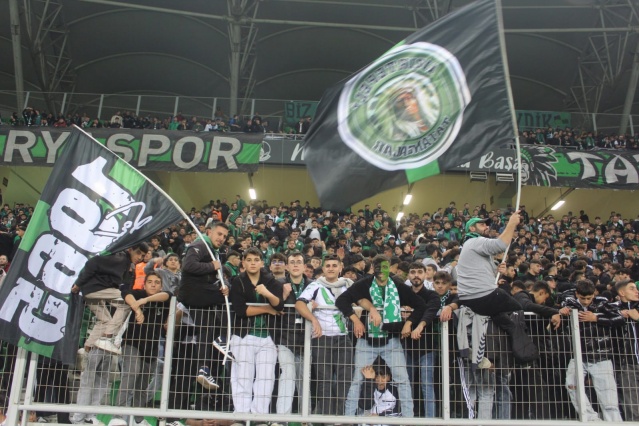 Sakaryaspor-Kocaelispor maçı fotoğrafları