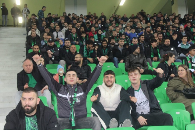 Sakaryaspor-Kocaelispor maçı fotoğrafları