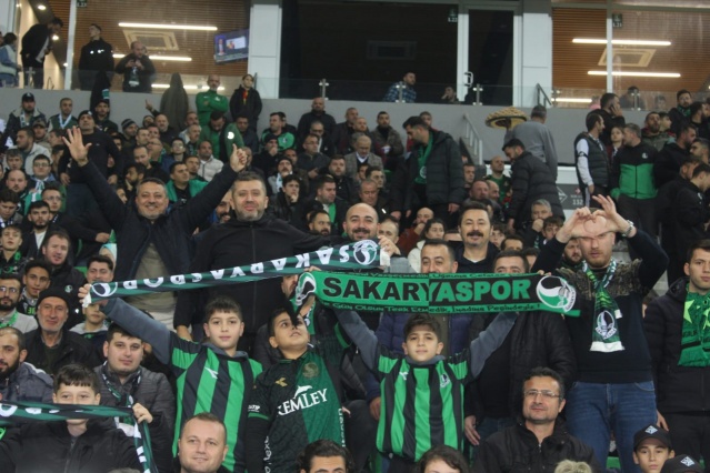 Sakaryaspor-Kocaelispor maçı fotoğrafları