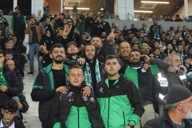 Sakaryaspor-Kocaelispor maçı fotoğrafları